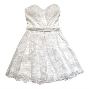 {Papaya} White Floral Strapless Dress